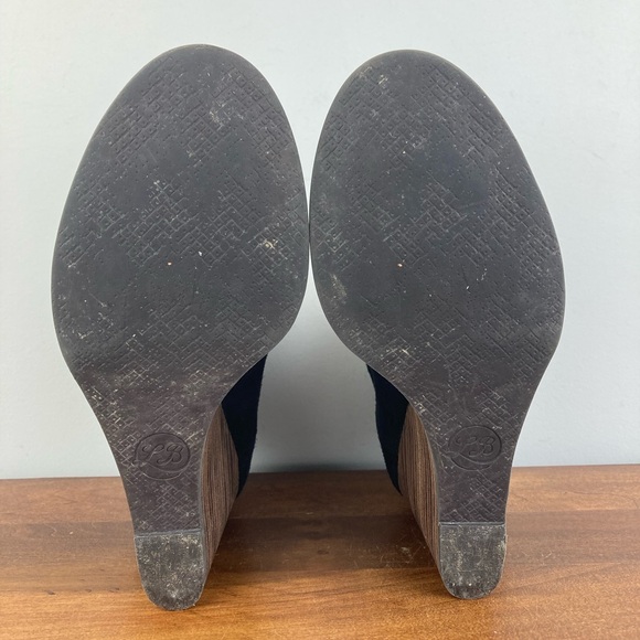 Lucky Brand Yezzah Black Suede Wedge Ankle Bootie Boots Women’s Size 10M. - Picture 9 of 12